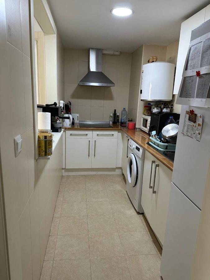 Apartment A / A 4Pax Near The Beach マラガ エクステリア 写真