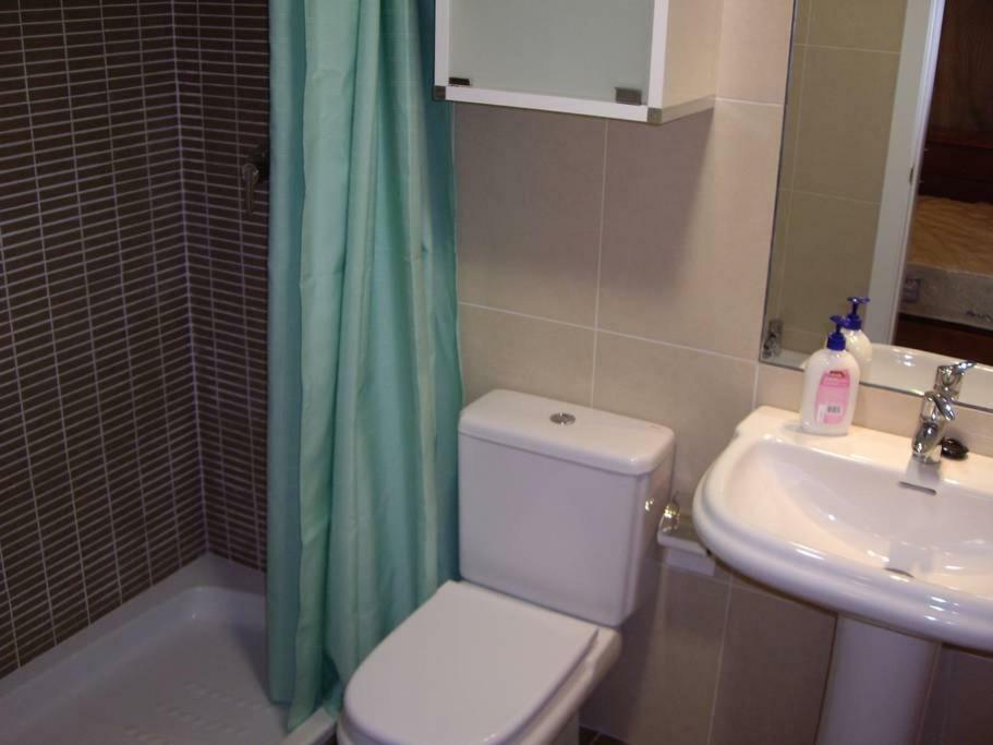 Apartment A / A 4Pax Near The Beach マラガ エクステリア 写真